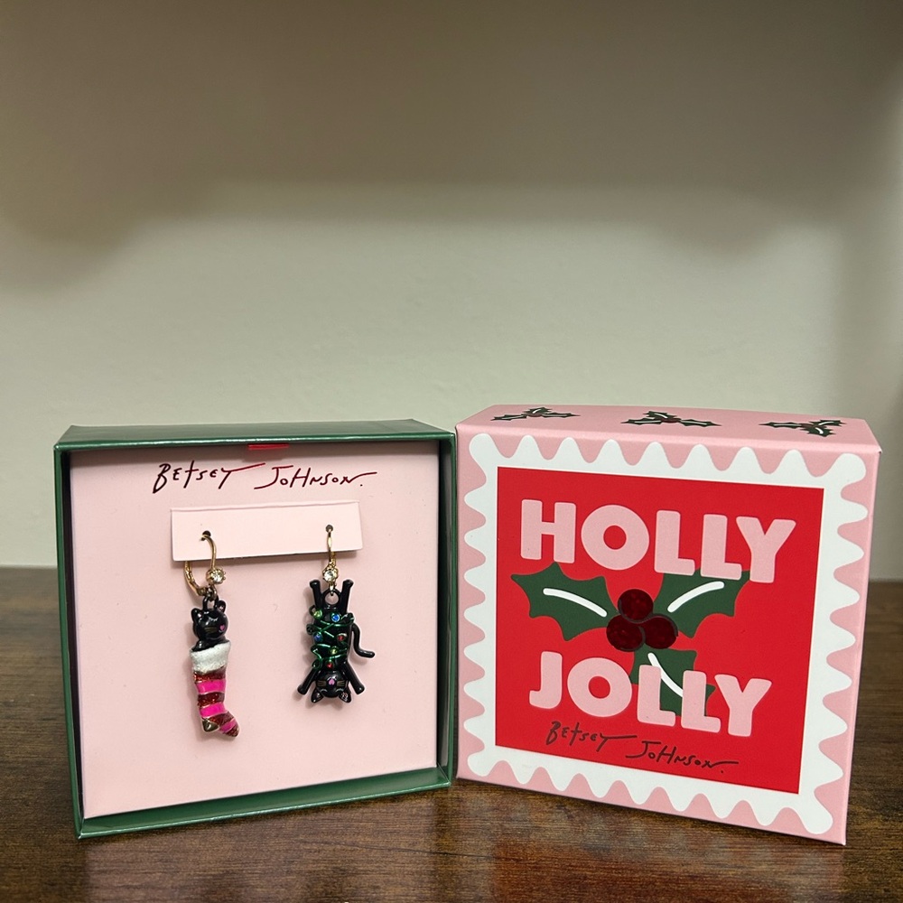 Betsey Johnson Christmas earrings 🐈‍⬛ 🌲